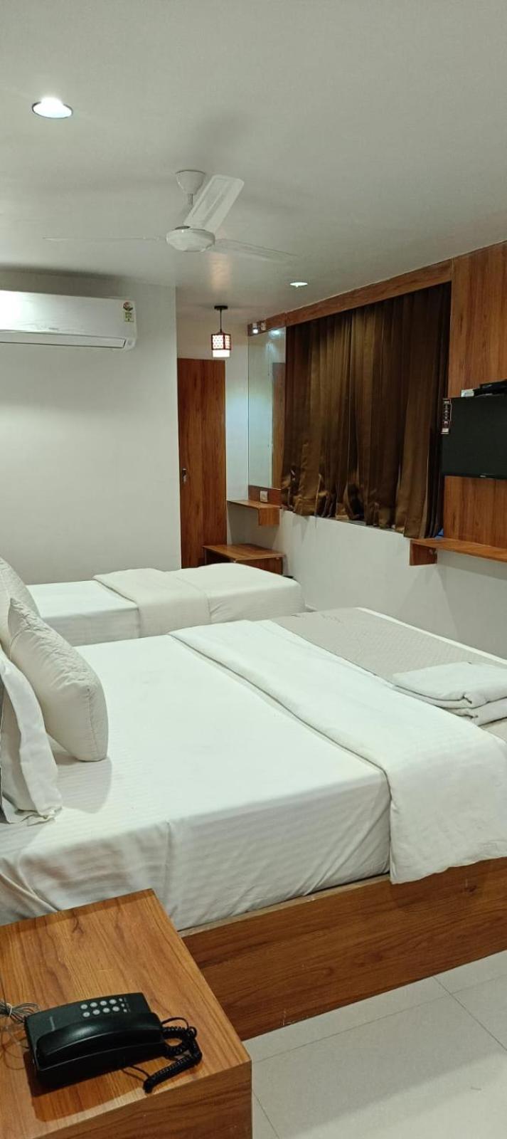 Hotel Royal Relax Gandhinagar Exterior photo